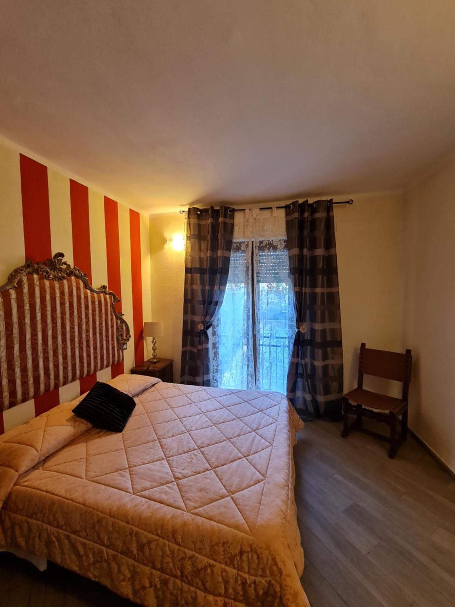 سارزانا B&B Al Calcandola الغرفة الصورة